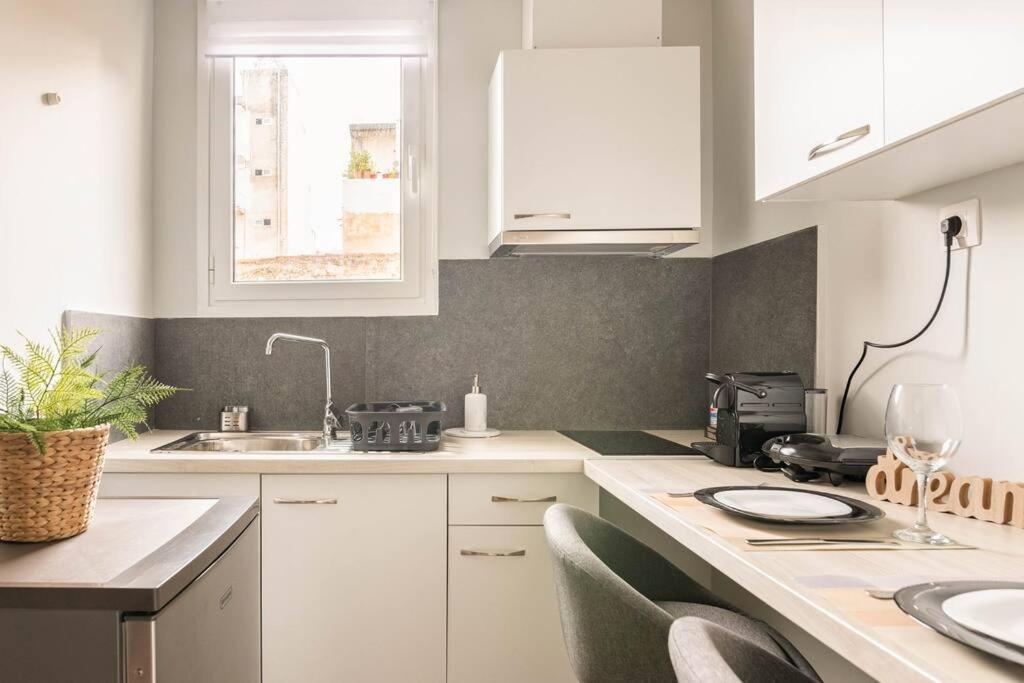 Stylish And Central Apt Near Acropolis - Avdi Square Athen Exterior foto