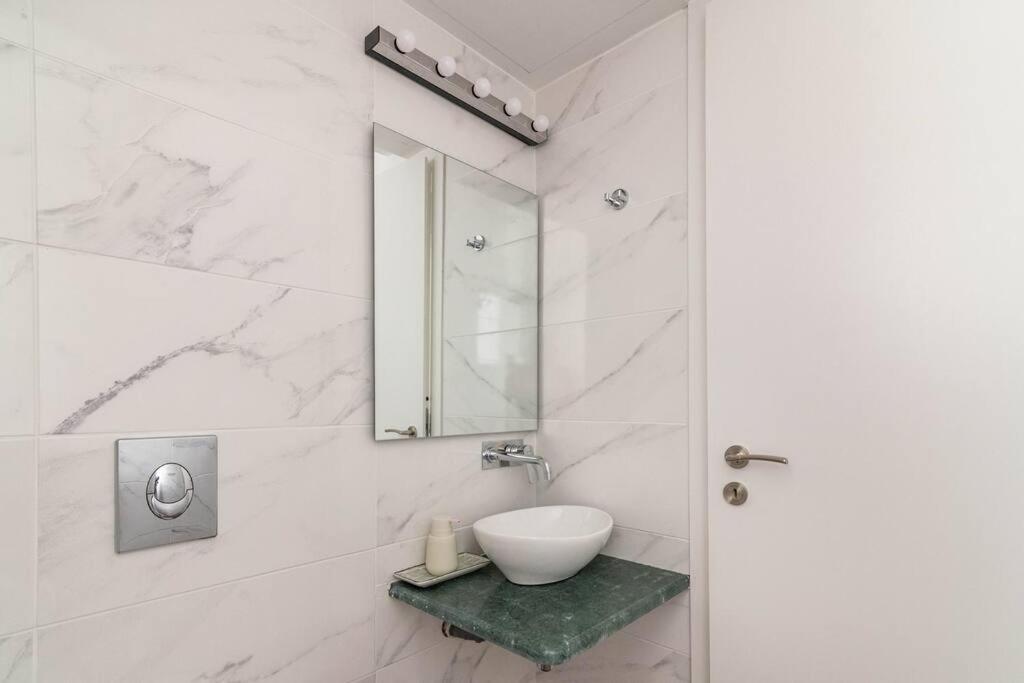 Stylish And Central Apt Near Acropolis - Avdi Square Athen Exterior foto